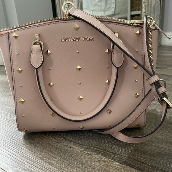 Michael Kors Ellis Studded Crossbody Bag🌸🌷🌸 - Picture 9 of 14